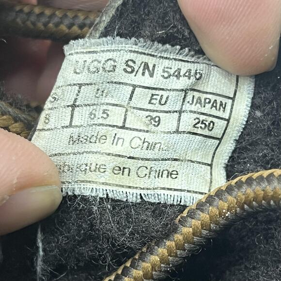 UGG Adirondack II Waterproof Boots Women Size 8 Brown Shearling Vibram Shoes - Picture 7 of 7